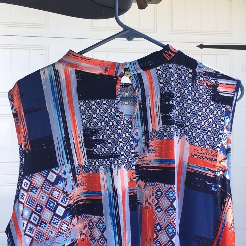 Abstract Ava James Flowy beautiful tank top in 3x - Picture 5 of 5